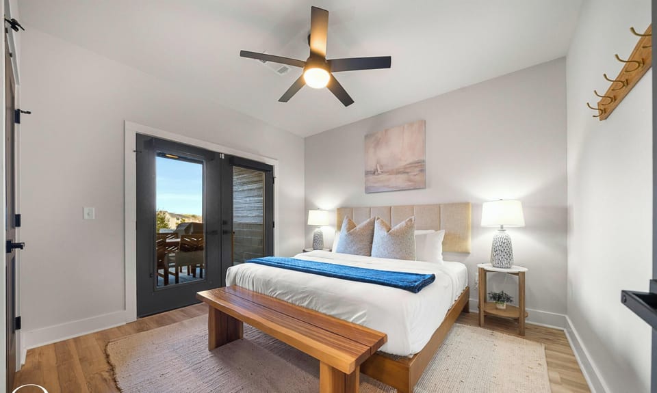 The fifth king bedroom provides generous space, soft lighting, and a calm atmosphere perfect for restful nights.
