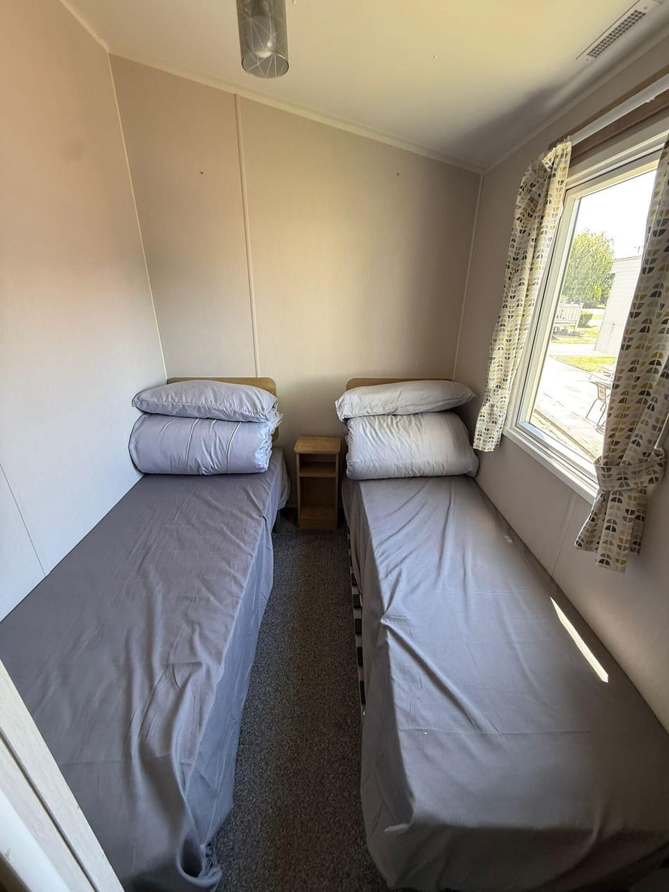 The second twin is ideal if travelling with extra family. They will love being able to retreat to their own space after a fun filled day in Essex. Steeple Bay is the ideal base to explore all that Essex has to offer. From rural adventures to days on the g