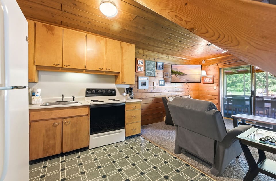 Easy family living between Lake Michigan beach days and poolside afternoons.