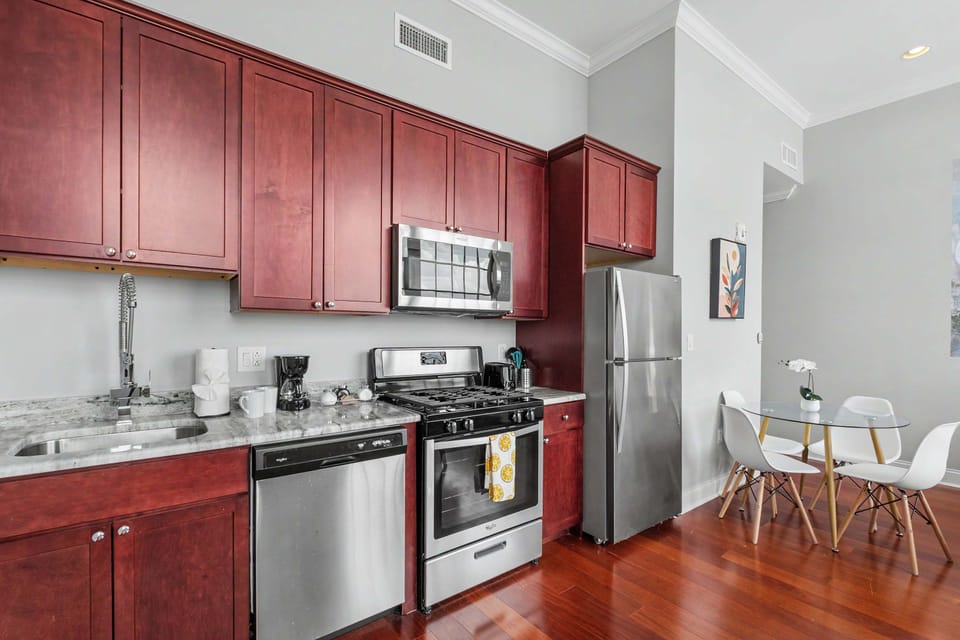 Full Kitchen
