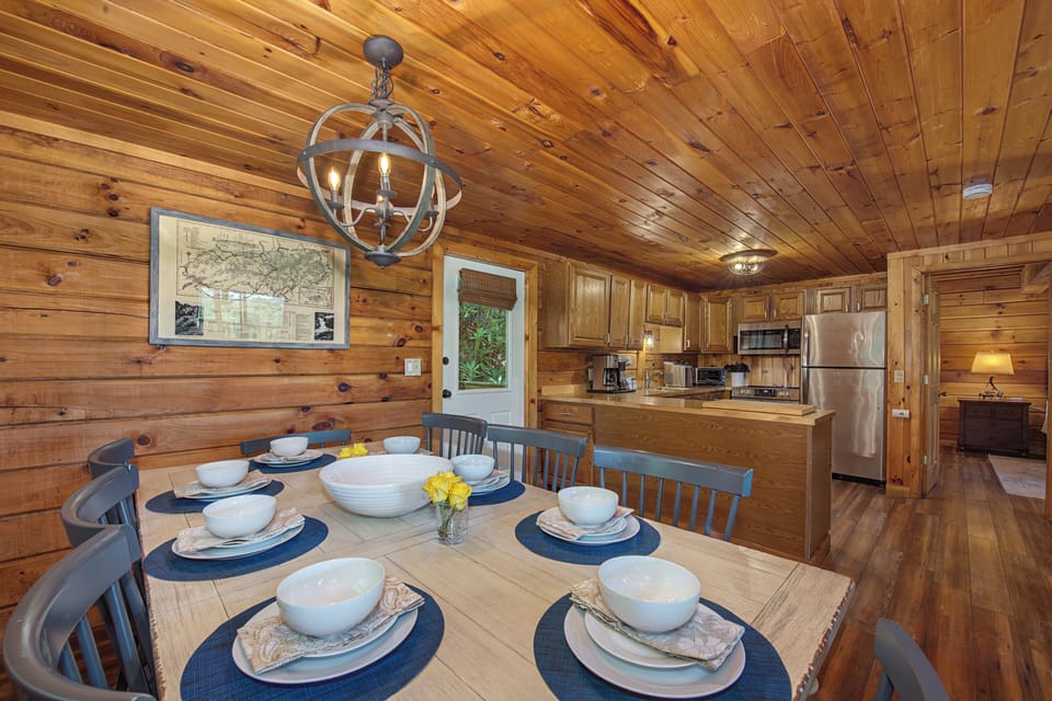 Dining & Kitchen