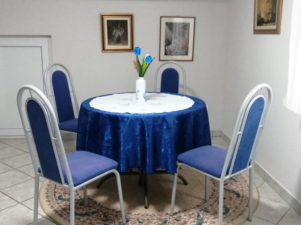 Dining room 2