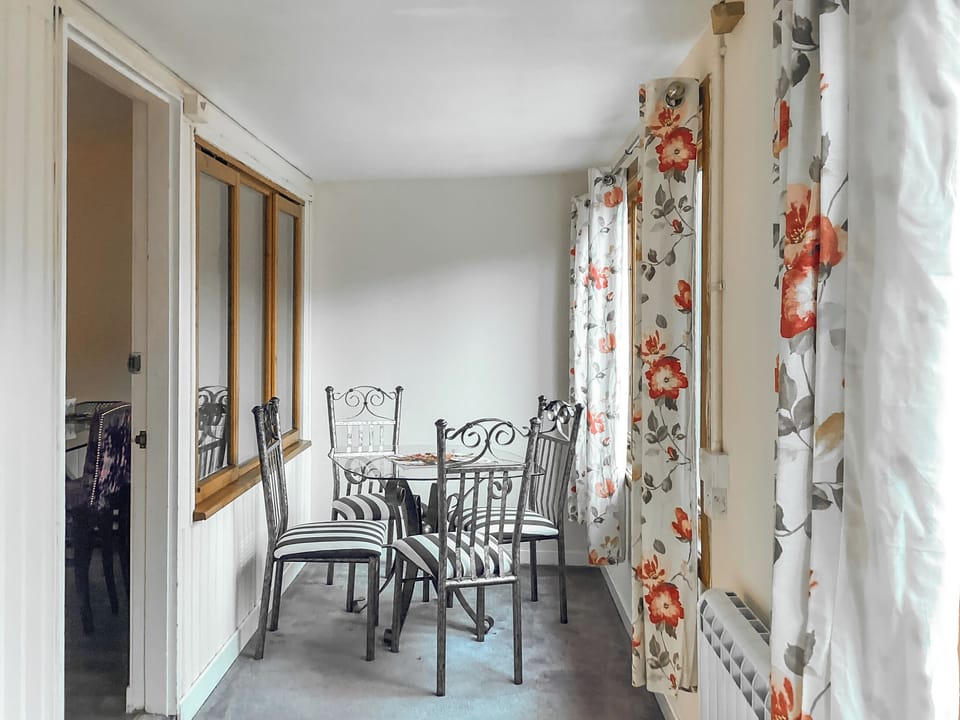 Sun room | Woodlands Rest - River Black Water Holiday Lets, Garve