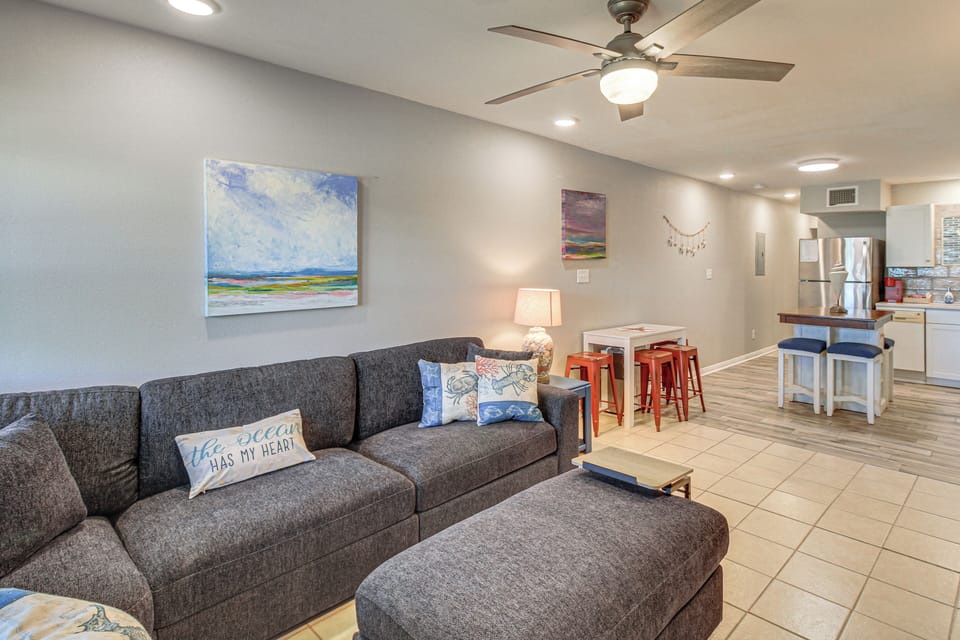 Living Room | Queen Murphy Bed