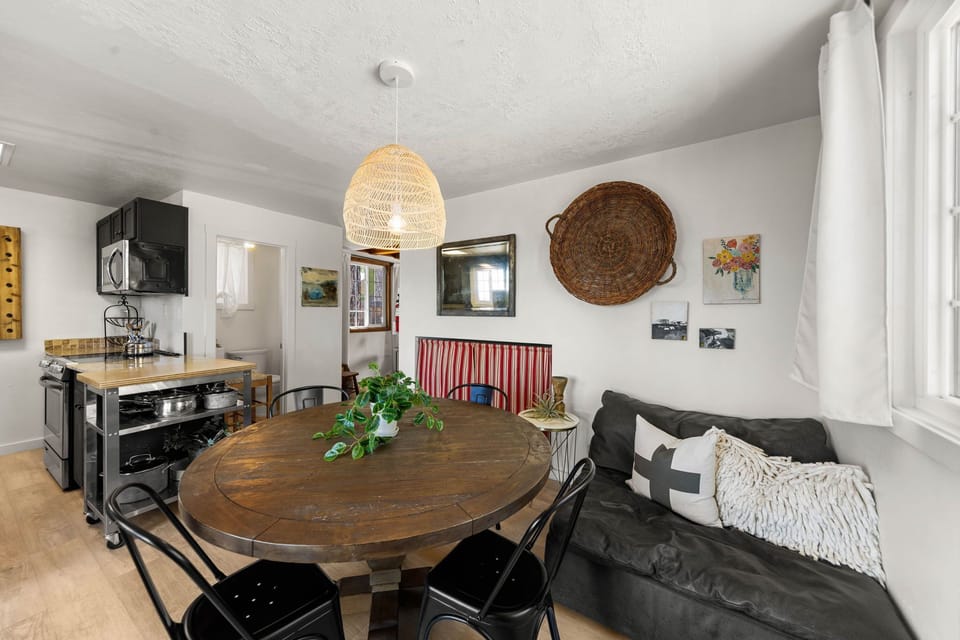 Dining with Seating for Four