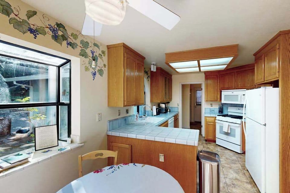 Cook up a wine country feast in your fully equipped kitchen — everything you need to pair local market finds with a bottle from a nearby Cloverdale tasting room.