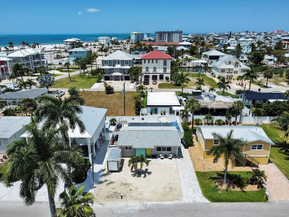 A prime location near the beach—enjoy easy access to the shoreline, dining, and everything the area has to offer.
