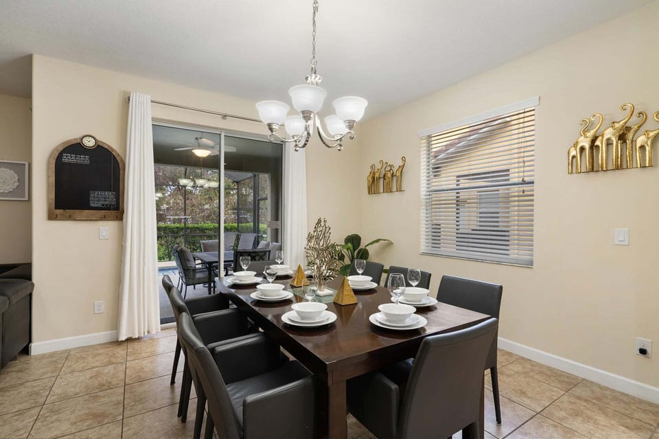 DiningRoom