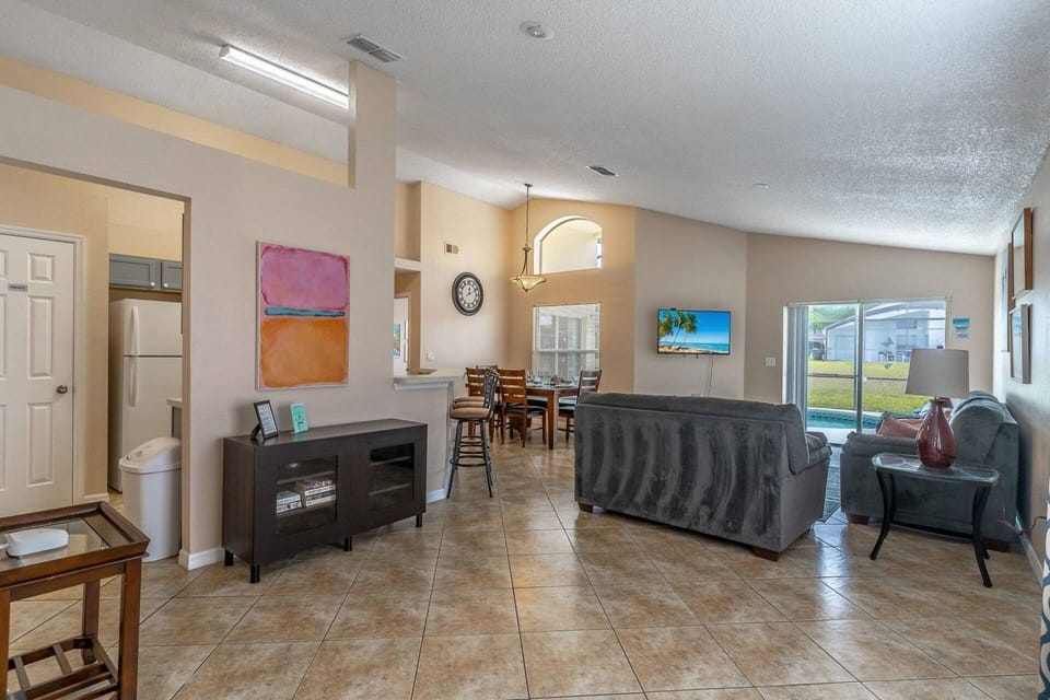Single story home with open layout has room for everyone!