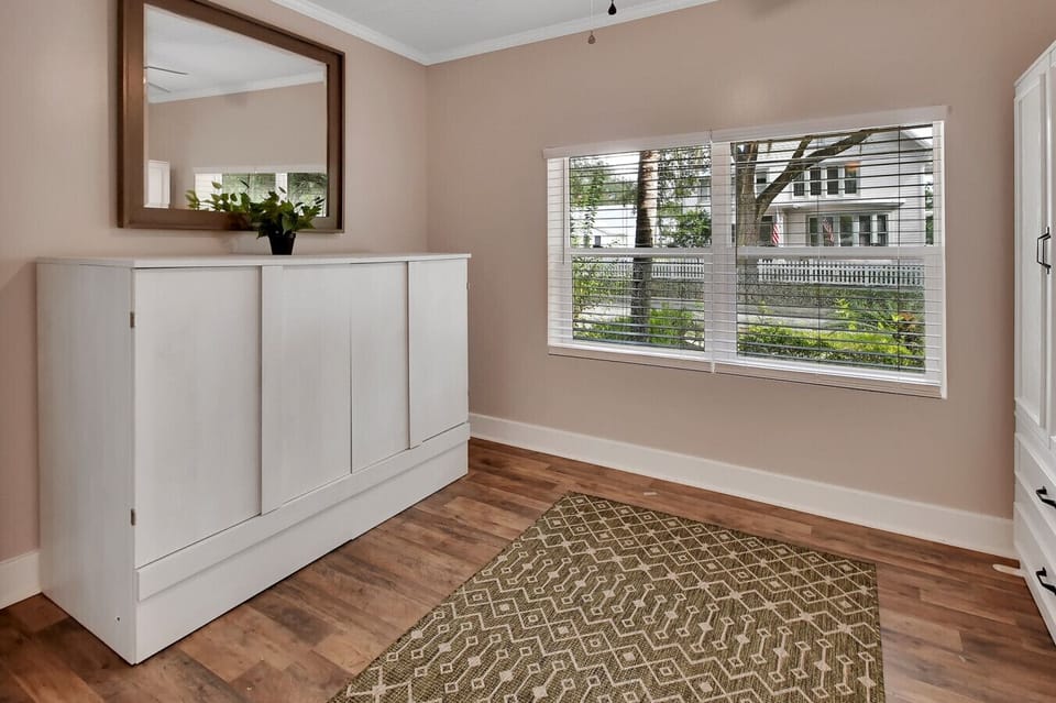 Guest Room / Work Space