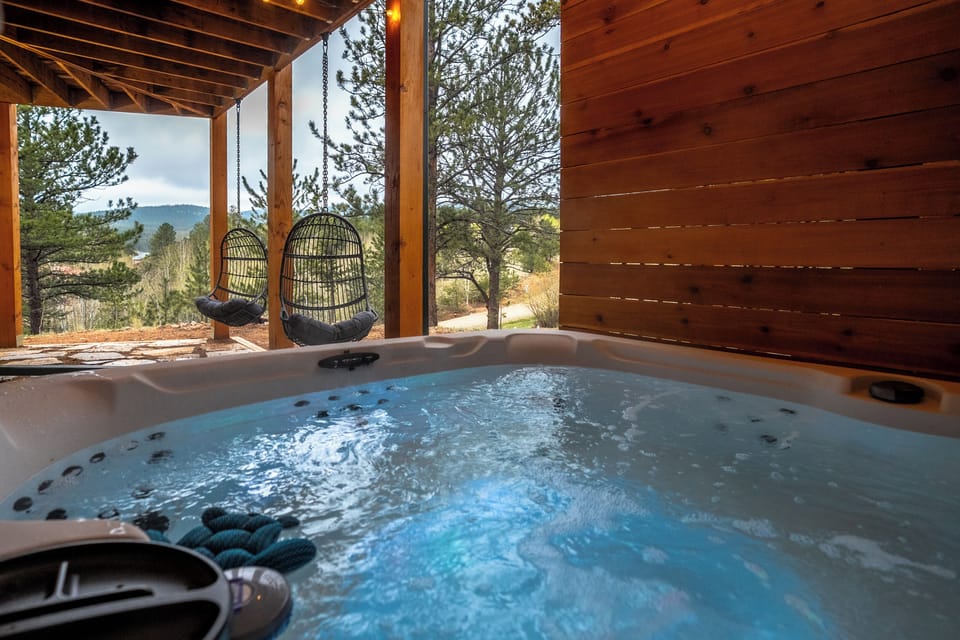 Indoor spa tub