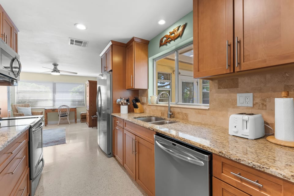 Fully Equipped Kitchen – plenty of room to cook and entertain!