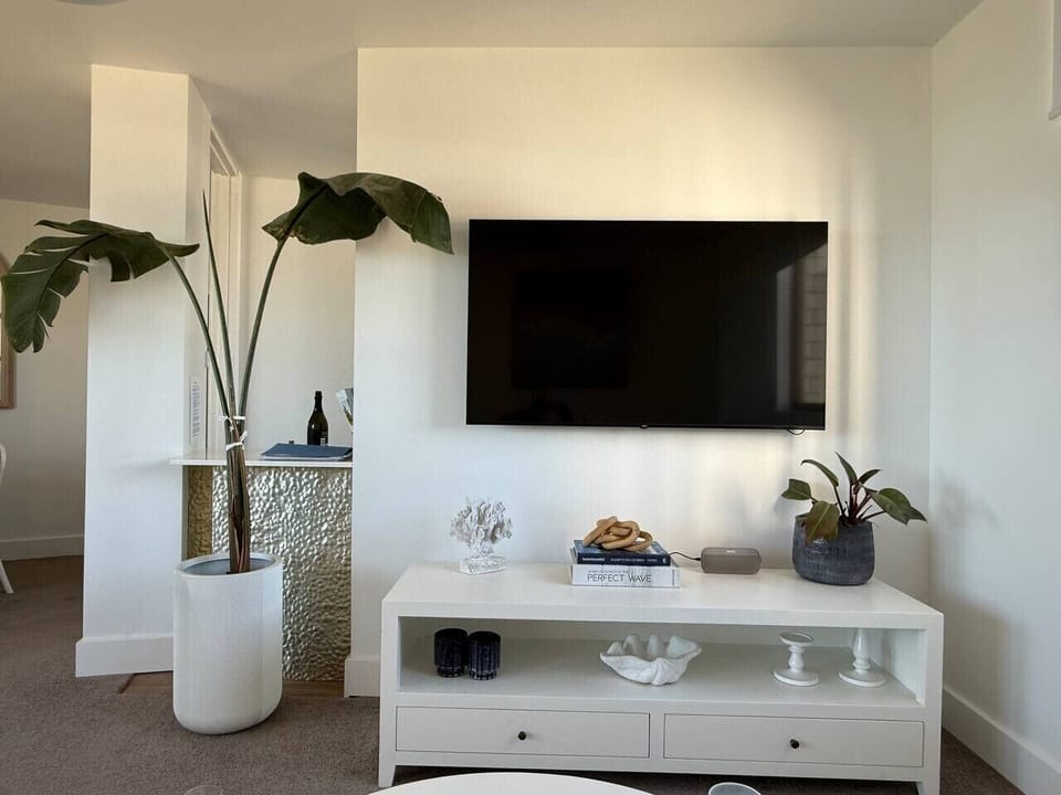 Lounge room.