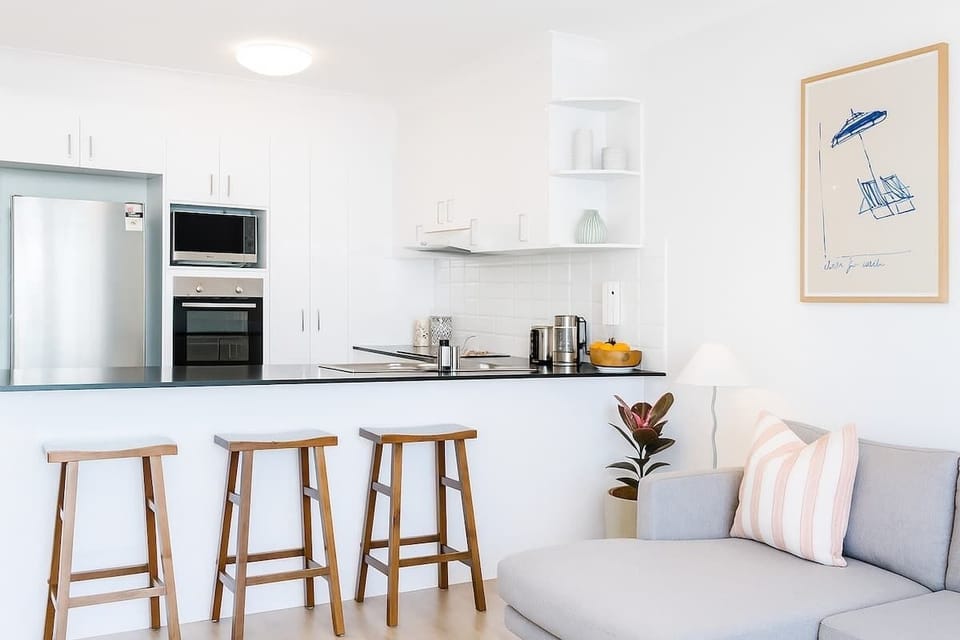 Fully Equipped Kitchen – Cook with ease using modern appliances.