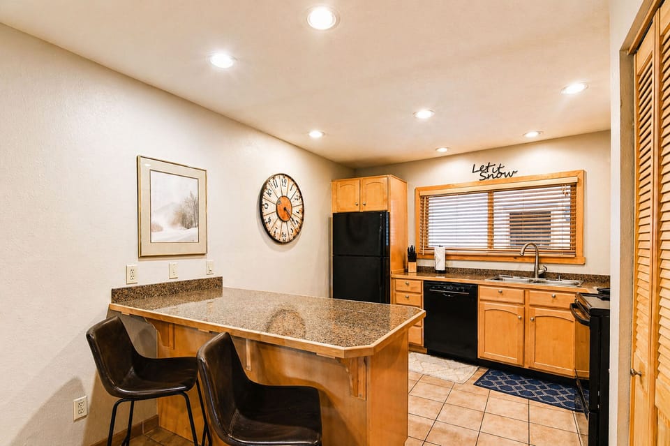 Kitchen with a Peninsula