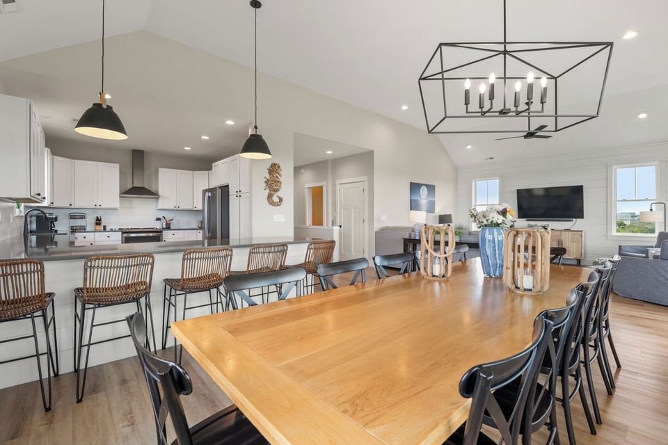 SN2818: Sunset State of Mind | Top Level Dining Area