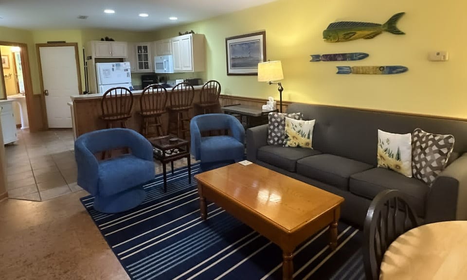 Living Area (alternate view)