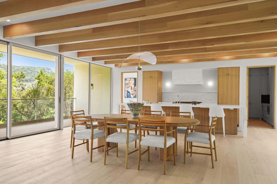 Long dinners, great conversations, and plenty of room for everyone at the table.