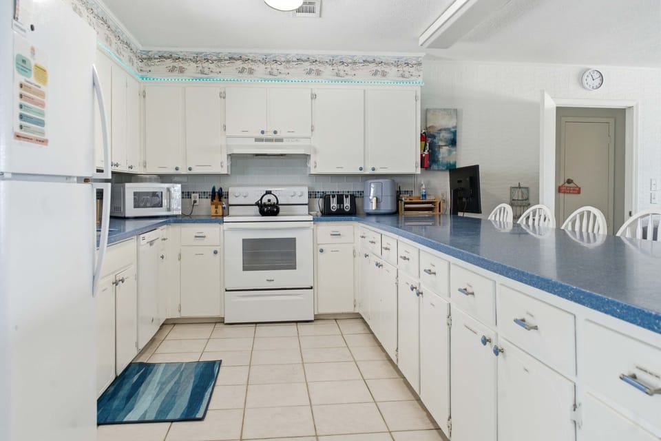 Bright Open Kitchen