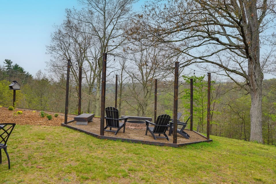 Let the kids roam free on this gorgeous piece of land!