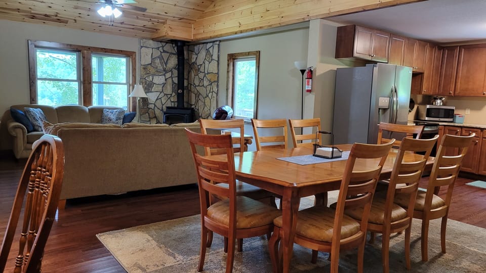 Open floor plan goes from kitchen/dining area to living room