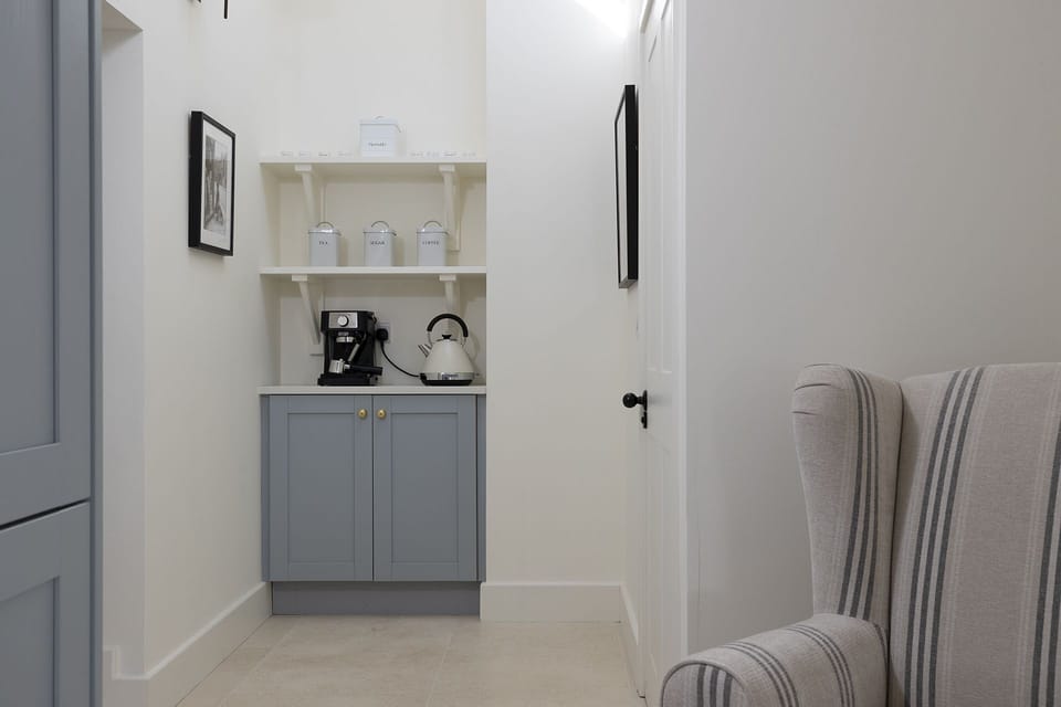 Primrose Cottage, Barnsley Utility - StayCotswold