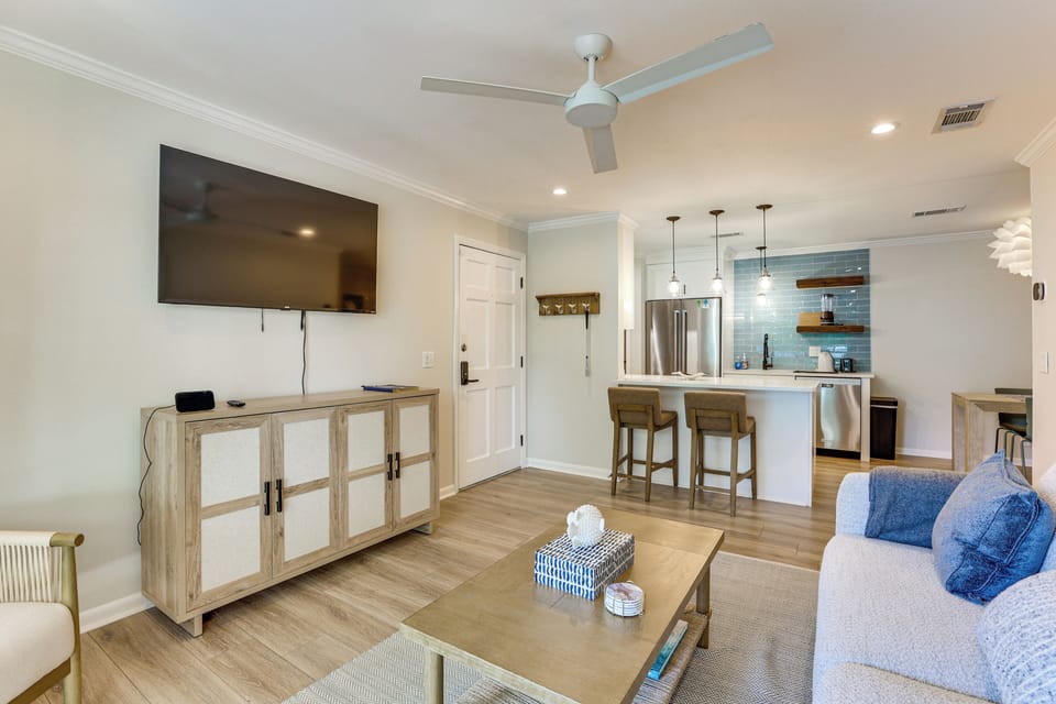 Property Interior | Single-Story Condo | Free WiFi | Central A/C & Heating