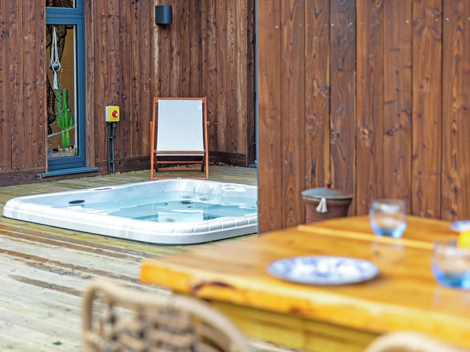 Hot tub | Truffle House - The Pig on the Hill, Westward Ho