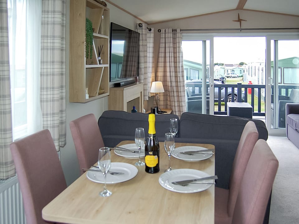 Dining Area | Premier Caravan 10 - Lounge Holidays, Tywyn