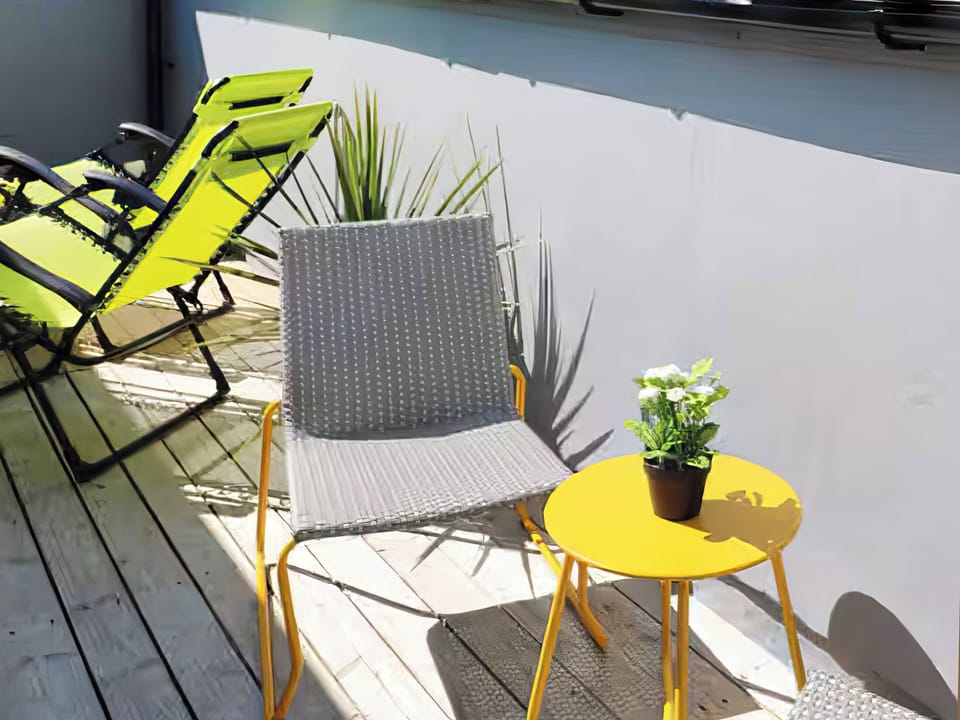Terrace | Chatsworth House, Tenby