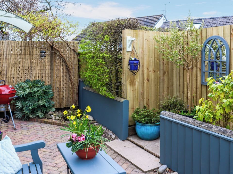 Sitting-out-area | Morgan&rsquo;s, Narberth