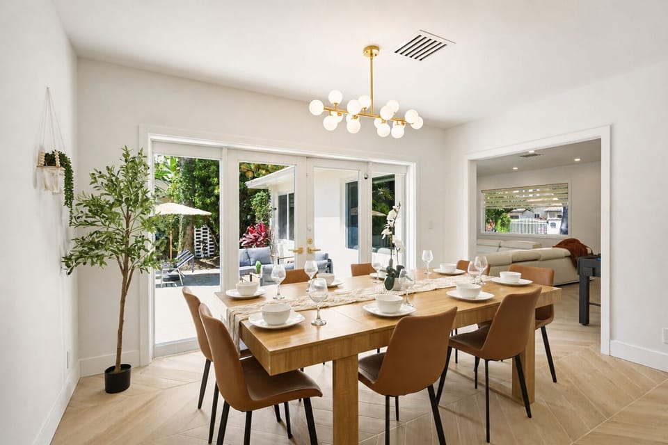 Bright dining room with an open and airy feel