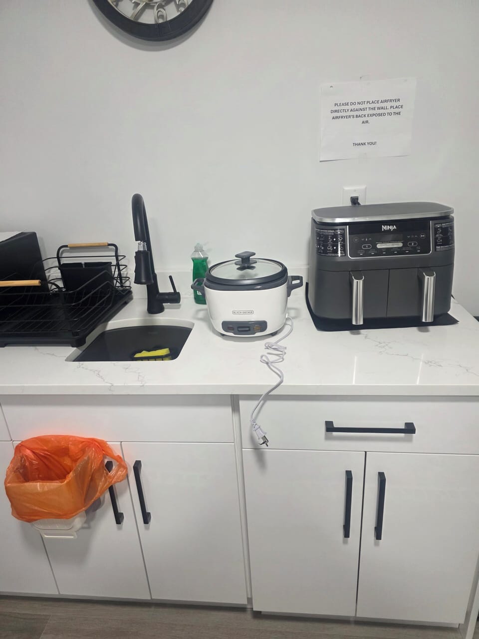 New air fryer & rice cooker to make your stay enjoyable! Plate rack for dishes!