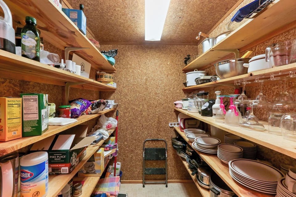Walk-in pantry