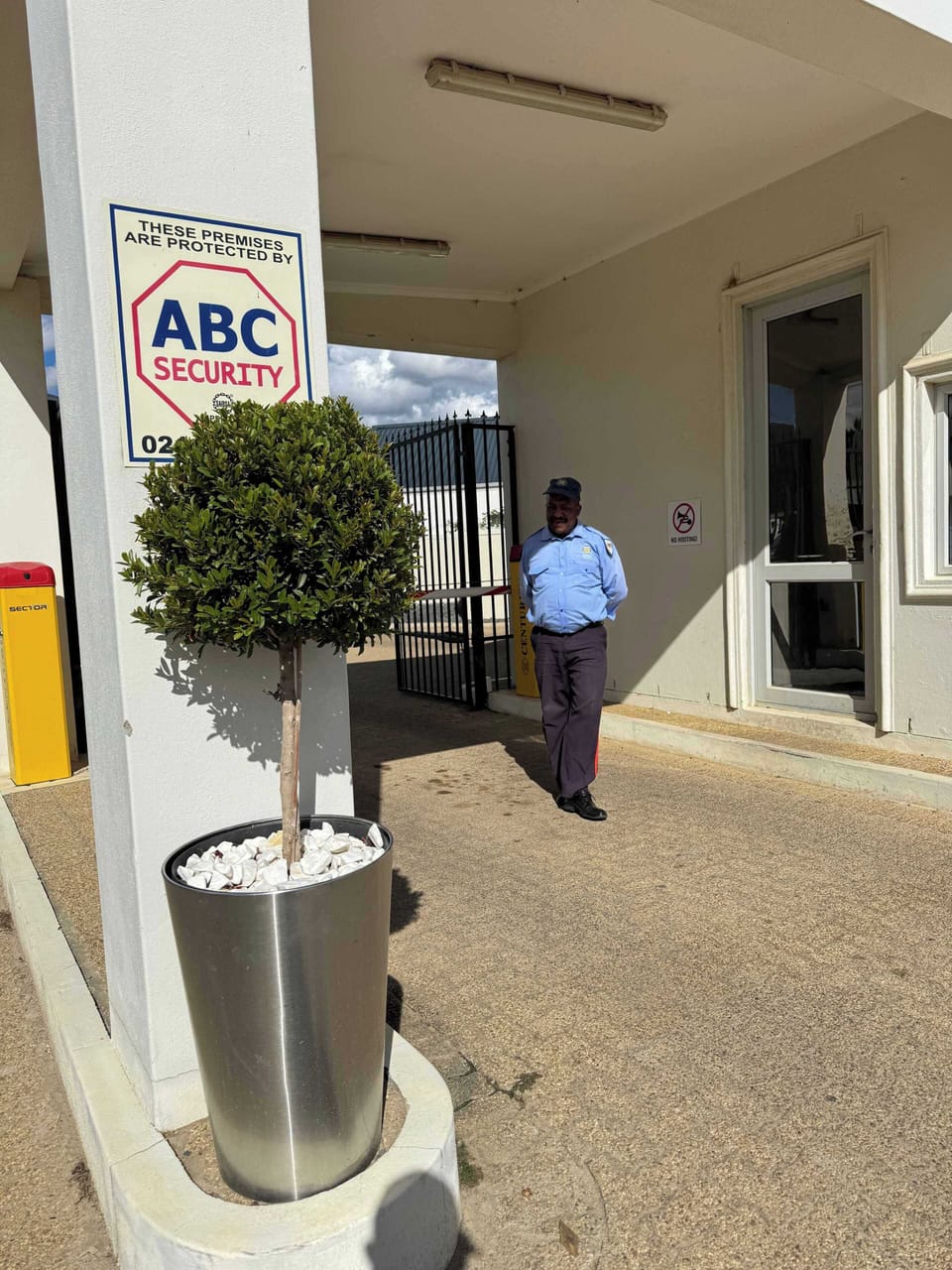Security entrance and guard
