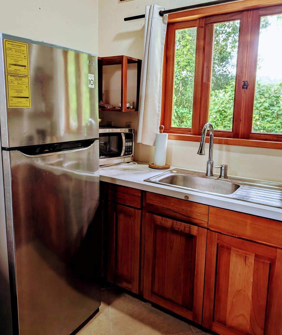 Kitchen with everything you need to prepare a gourmet meal.