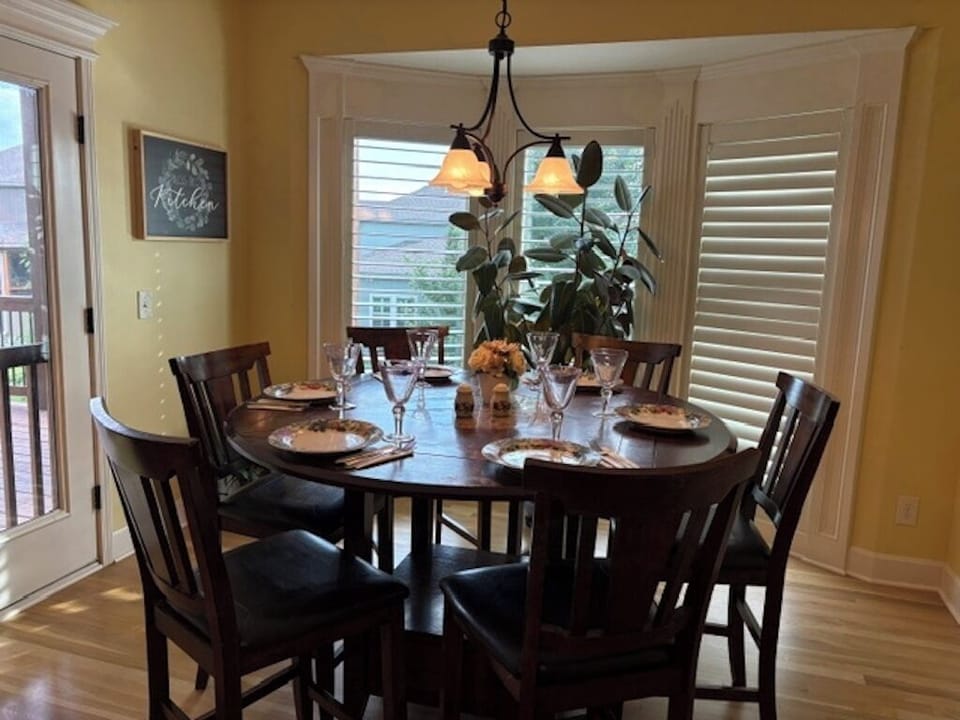 Dinning Table seats 6. Island seats 3 and deck seats 4. 