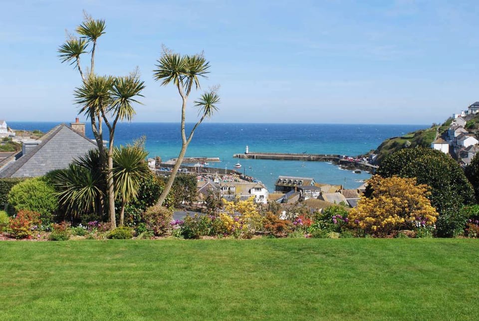 Beautiful lawned gardens with uninterrupted sea views and peaceful surroundings