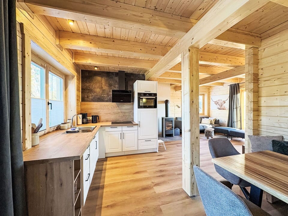 Wood, Hardwood, Cottage, Home, Wood Flooring, Log Cabin, Wood Stain, Plank, Lumber, Natural Material