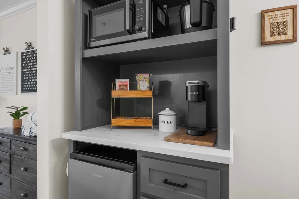 Coffee, filtered water, and the essentials. Quiet mornings start here.