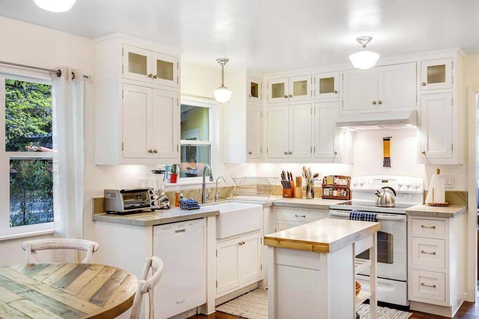 Whip up wine country feasts with your full-size range, farmhouse sink, and ample counter space — everything a home chef needs