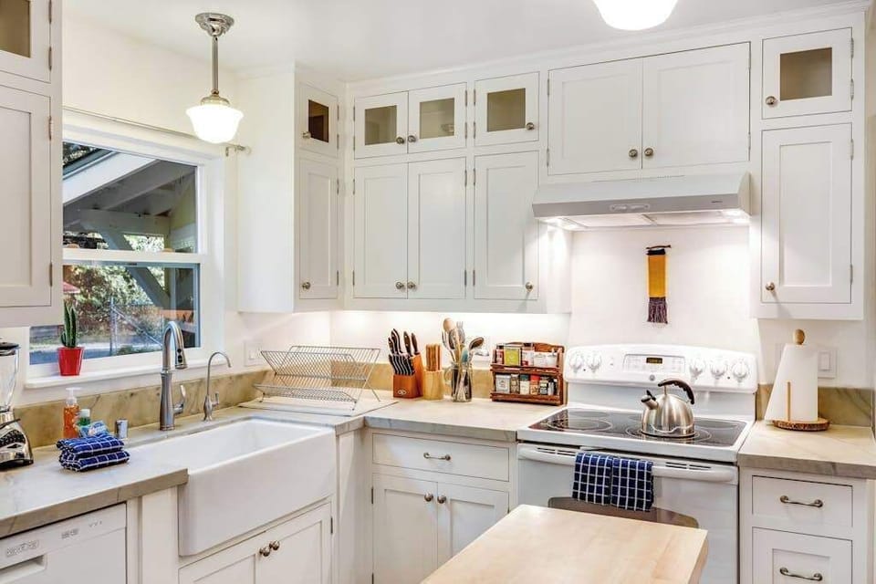 Your fully stocked kitchen puts Sonoma's farm-fresh ingredients within reach — from spice rack to farmhouse sink, you have it all