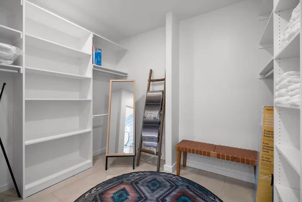 Master Closet 1