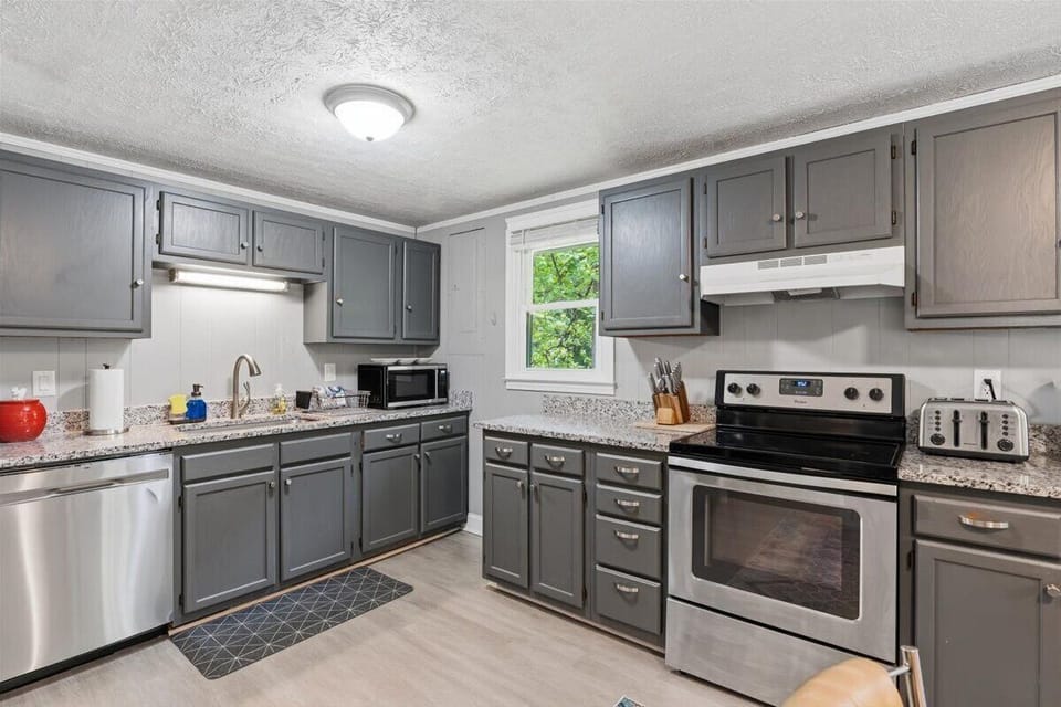 Modern open and bright kitchen