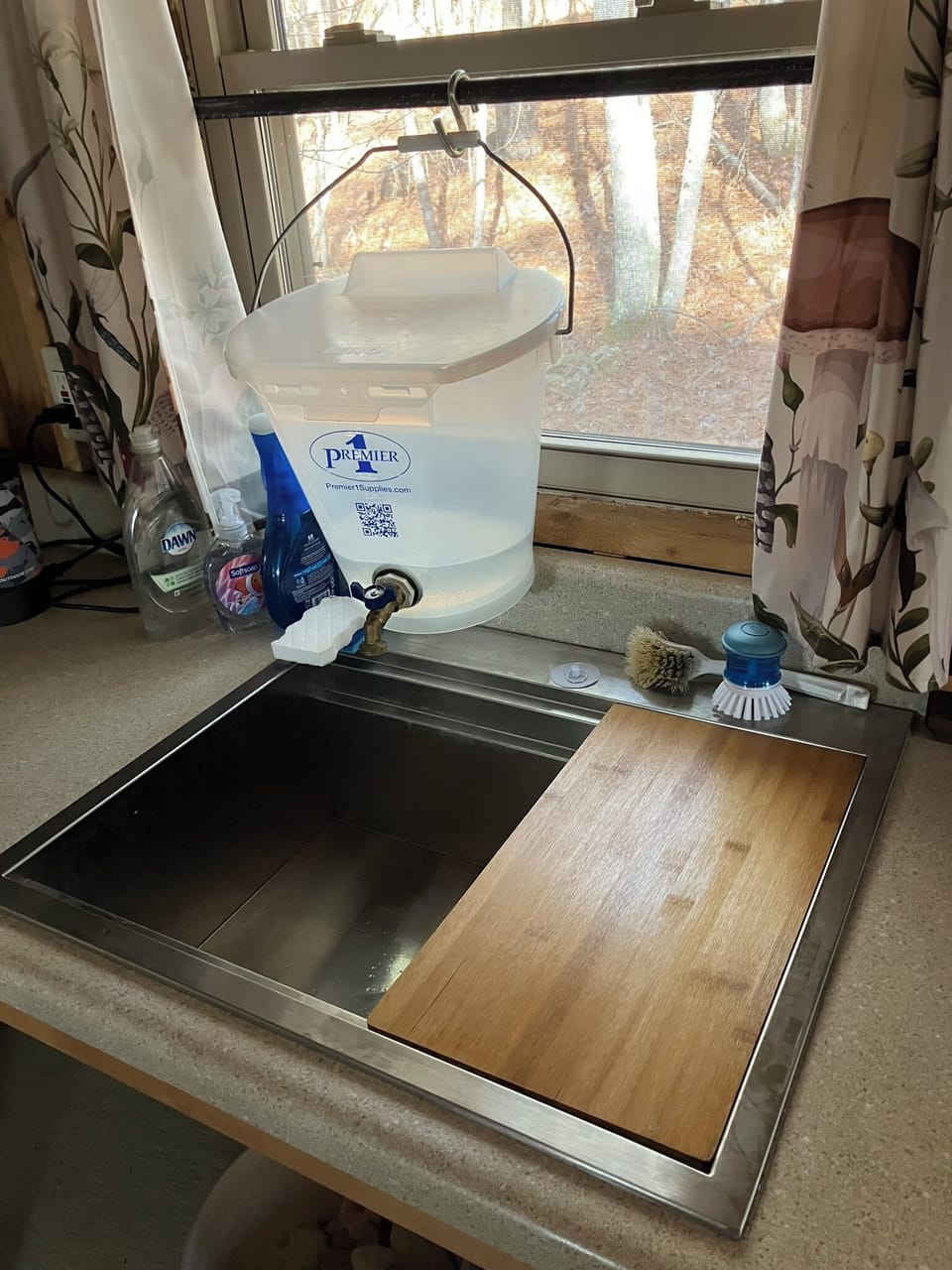 Kitchen sink.
