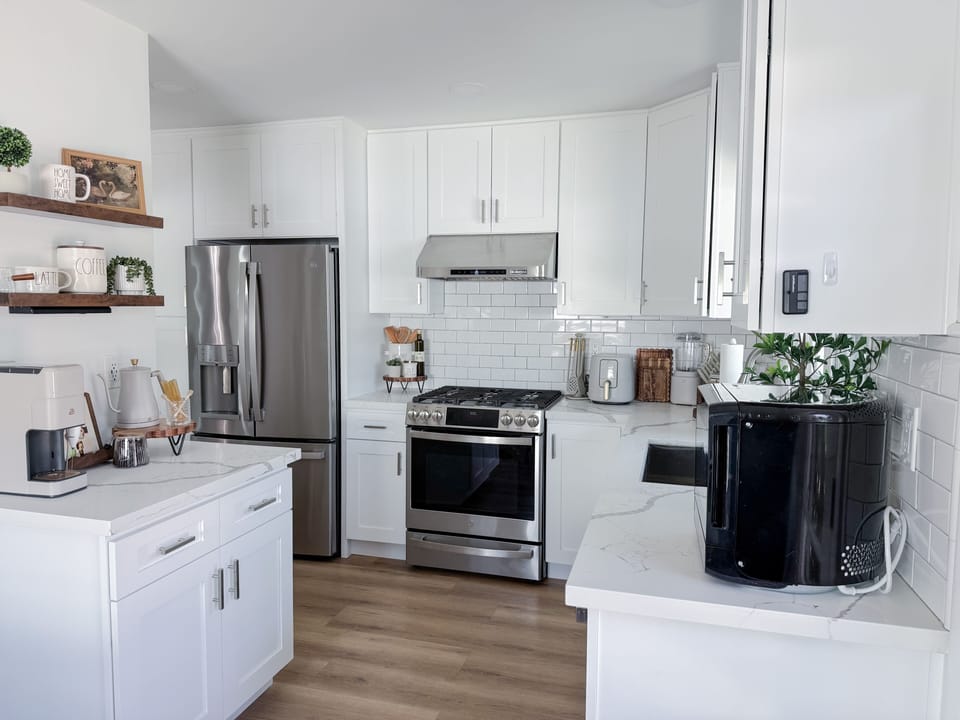 Full kitchen and appliances 