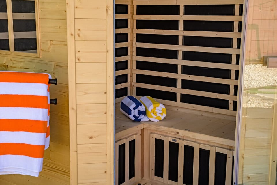 Elevate your daily shower routine into a spa-quality detox session for the mind and body.