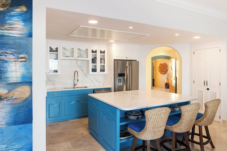 Plenty of Room in this Stunning Kitchen!