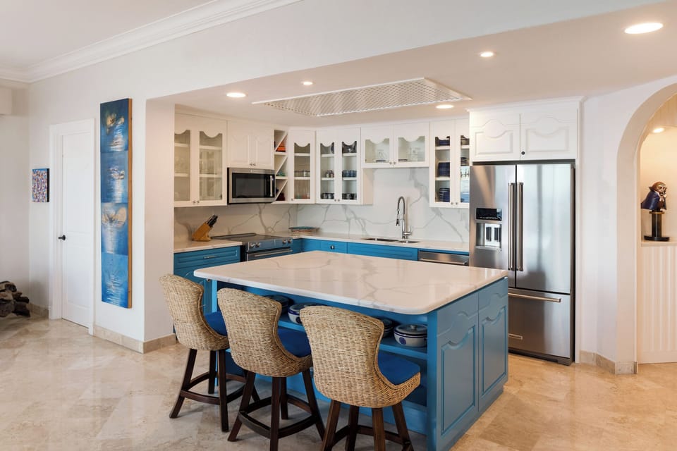 Large Well-Equipped Kitchen!