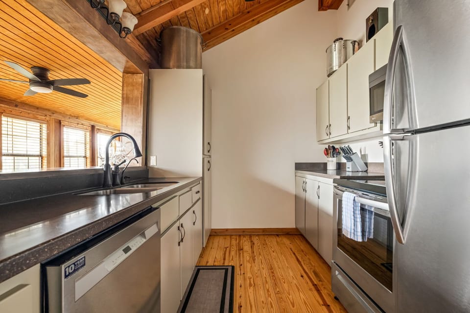 Fully-equipped kitchen